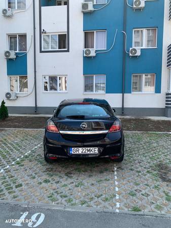 Opel Astra GTC 1.6 Essentia - 4