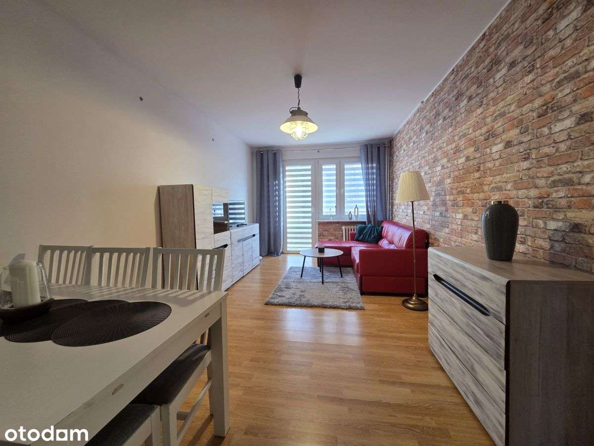 Dwupokojowe mieszkanie na sprzedaż w Chyloni. - Pełny obrazek: 1/13