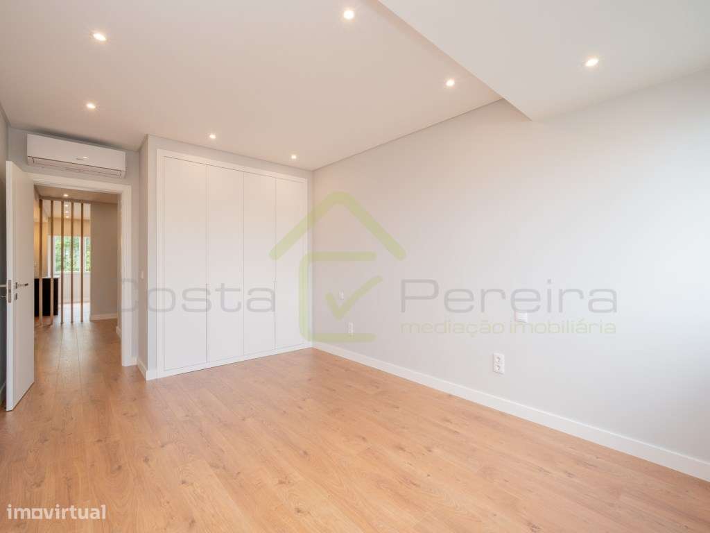 Apartamento T2 como Novo, à entrada de Lisboa.-15