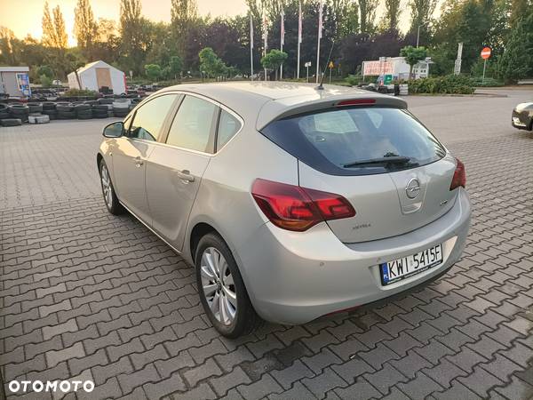 Opel Astra IV 1.7 CDTI Cosmo - 4