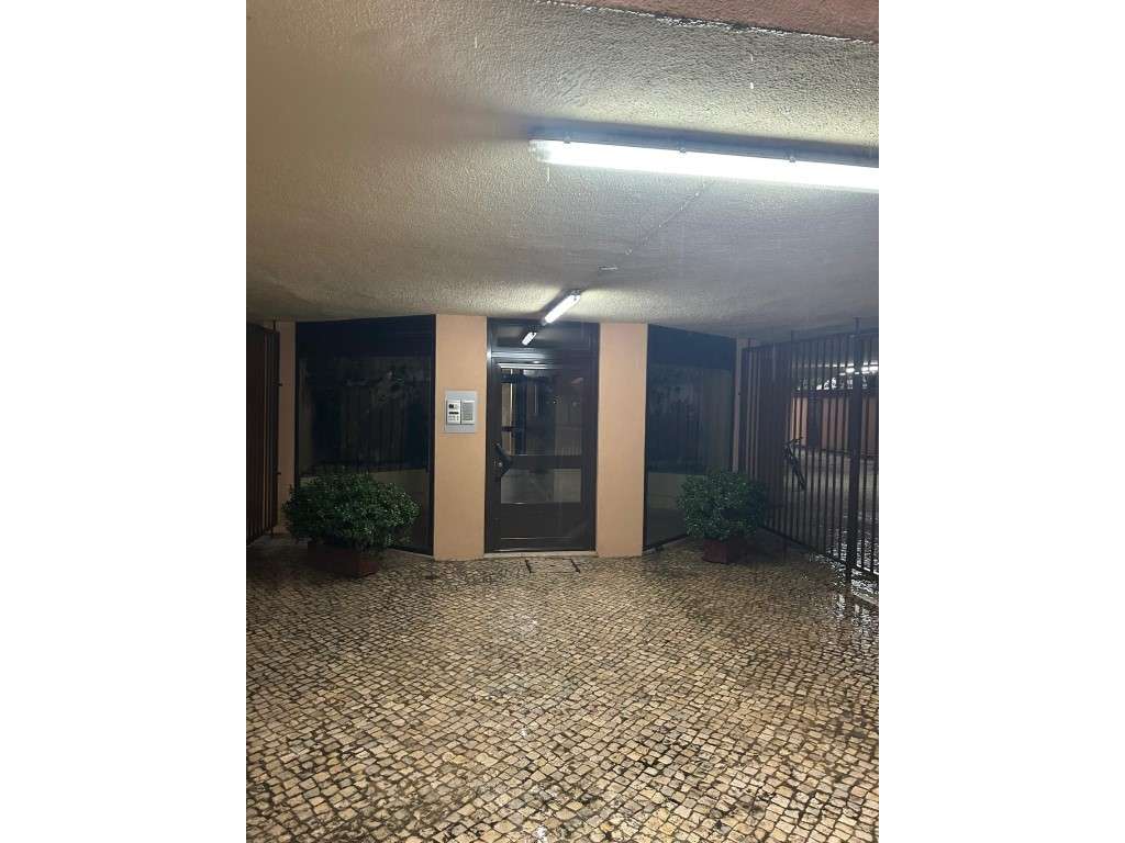 Apartamento T3 em Telheiras - Excelente localização e luminosidade-16