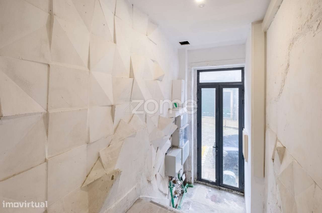 Moradia renovada com 2 studios para investimento - R. Bonjardim, Porto - Grande imagem: 3/20