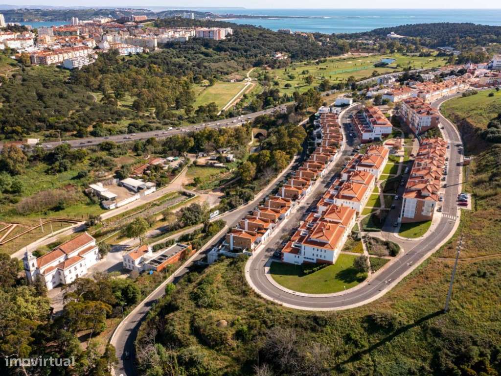 Lote de terreno com 2421,90 m2 e vista para o vale do Jamor em Queijas - Grande imagem: 4/20