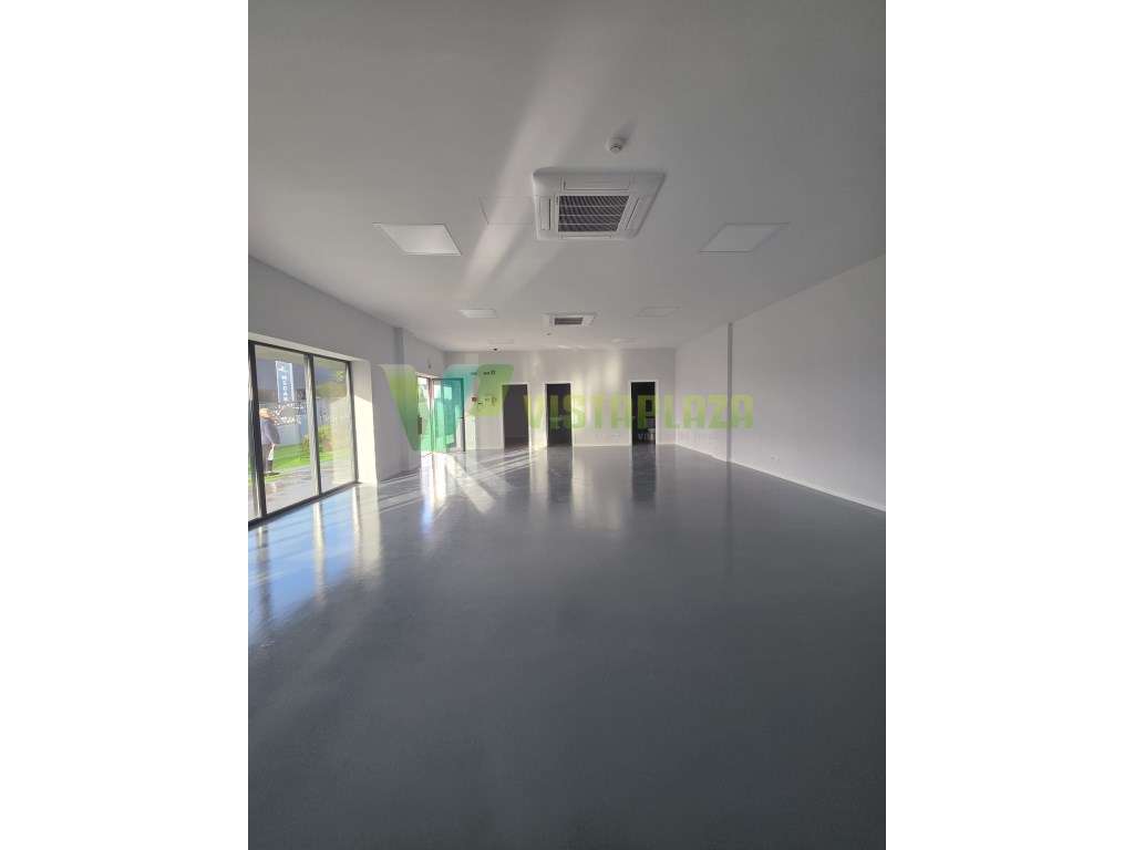 Loja para Arrendamento em Portimão - Espaço Comercial Novo na Zona ... - Grande imagem: 3/23
