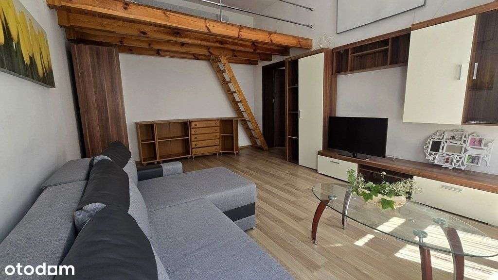 Duża kawalerka z antresolą, Centrum!-1