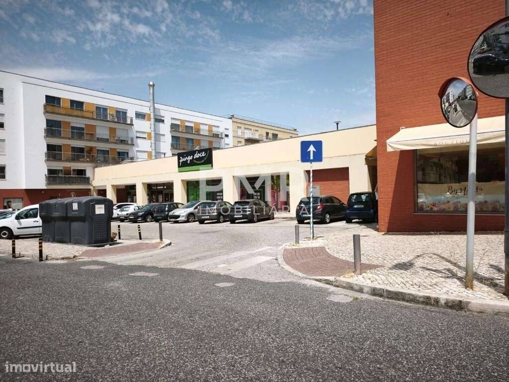 Trespasse de Estabelecimento Comercial em Queijas-7