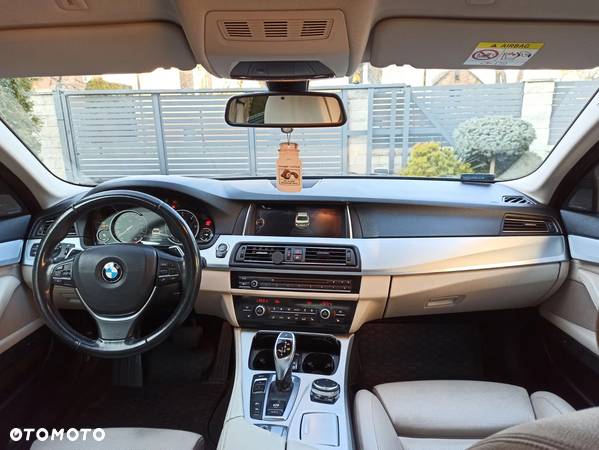 BMW Seria 5 525d xDrive Luxury Line - 31