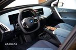 BMW iX xDrive40 - 11