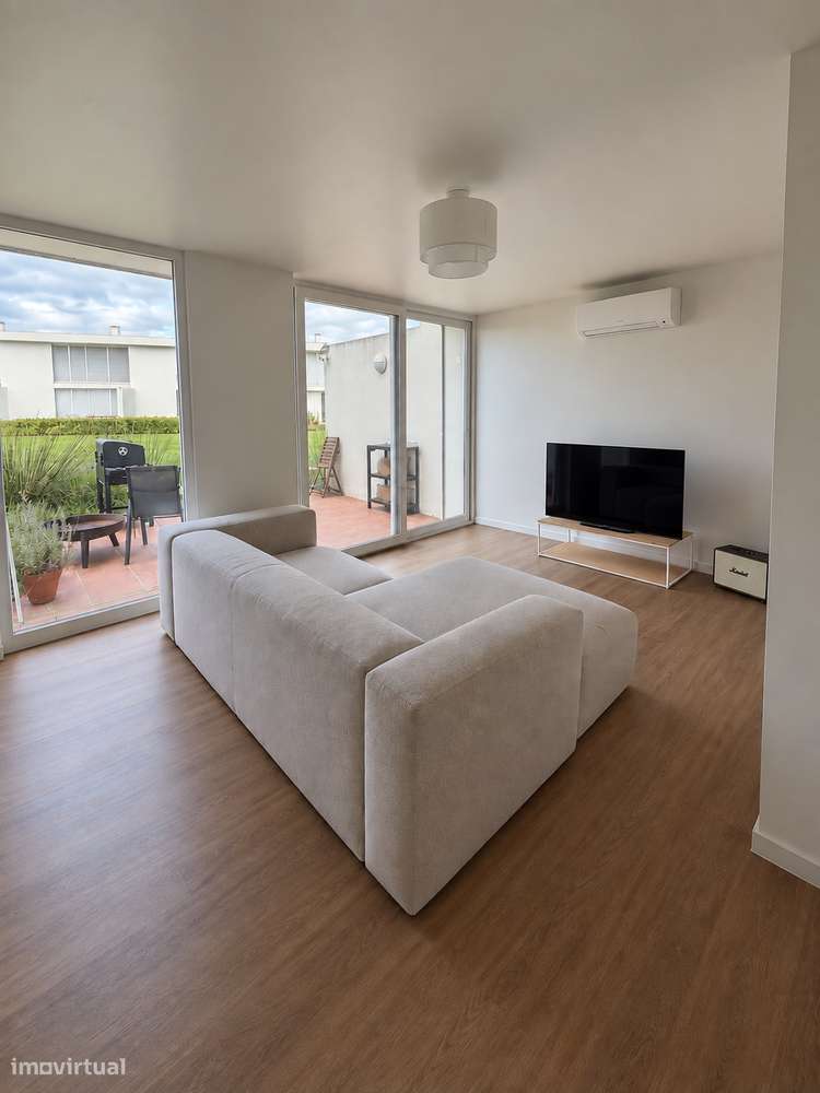 Moradia T3 renovada a 200 m do mar|Condomínio fechado Vigias da Arriba-0