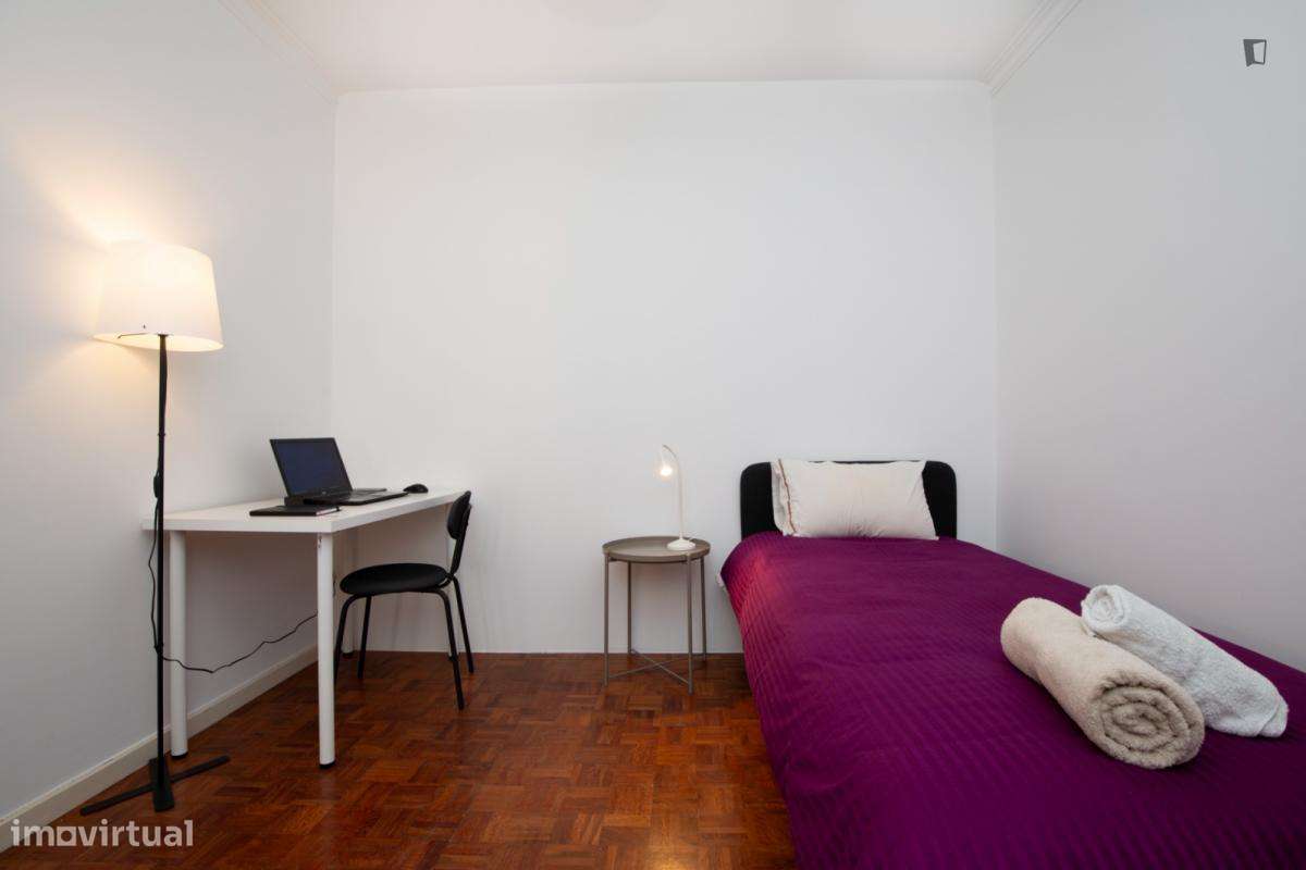 Quarto - localizado em Sete Rios Lisbon - Grande imagem: 4/10