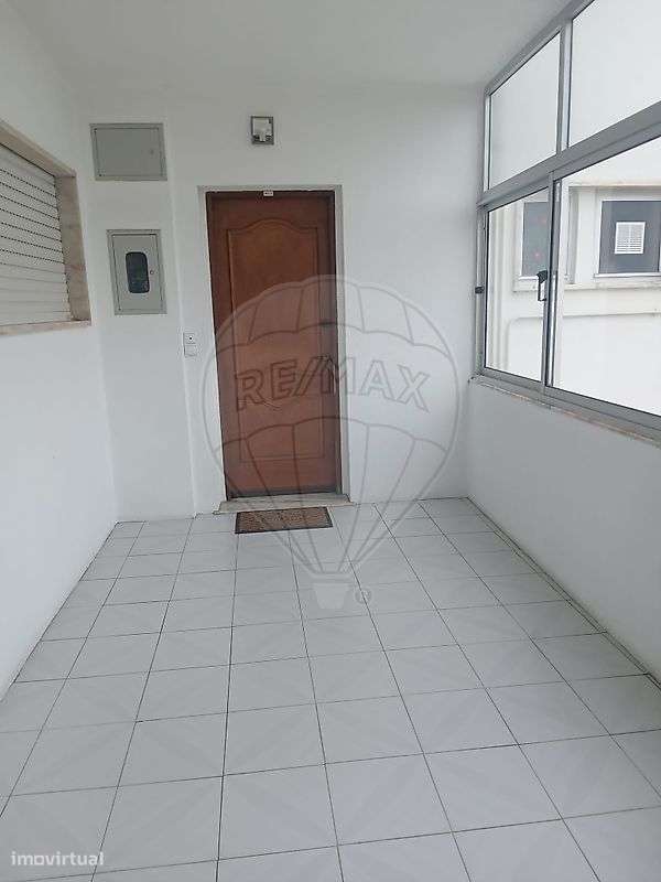 Apartamento T3 para arrendamento - Grande imagem: 2/13