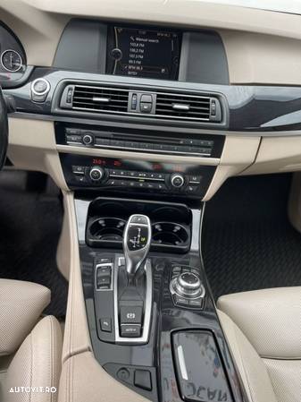 BMW Seria 5 520d Aut. Luxury Line - 14