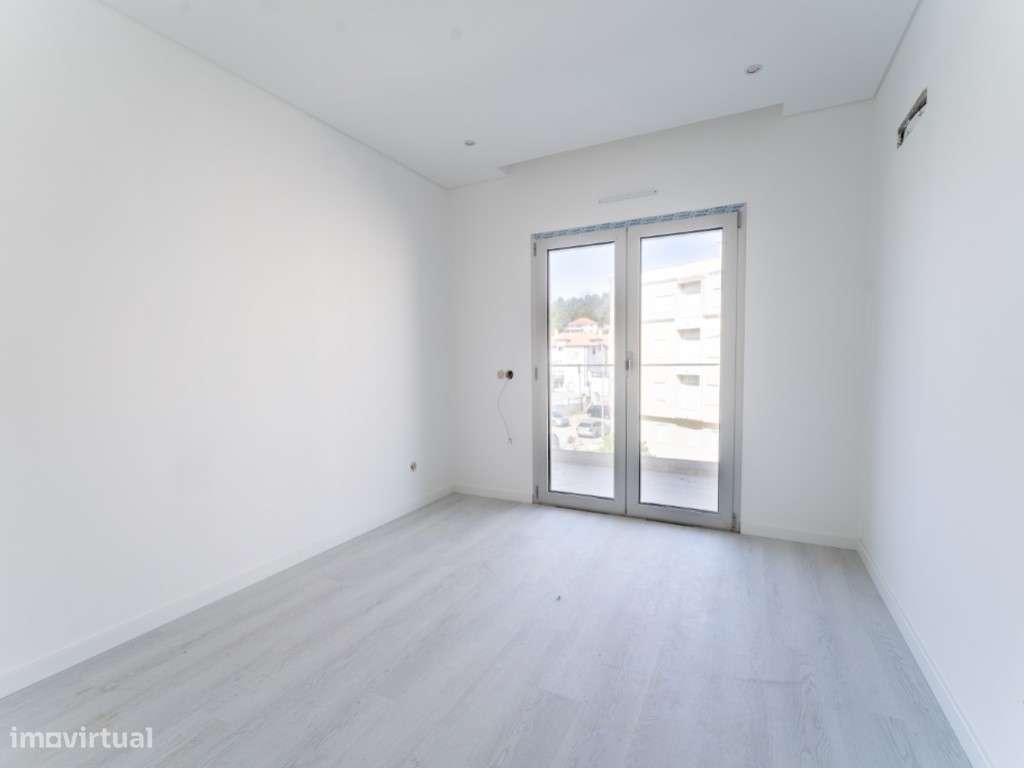 Apartamento T3 junto ao mercado- 200 mts da praia-15