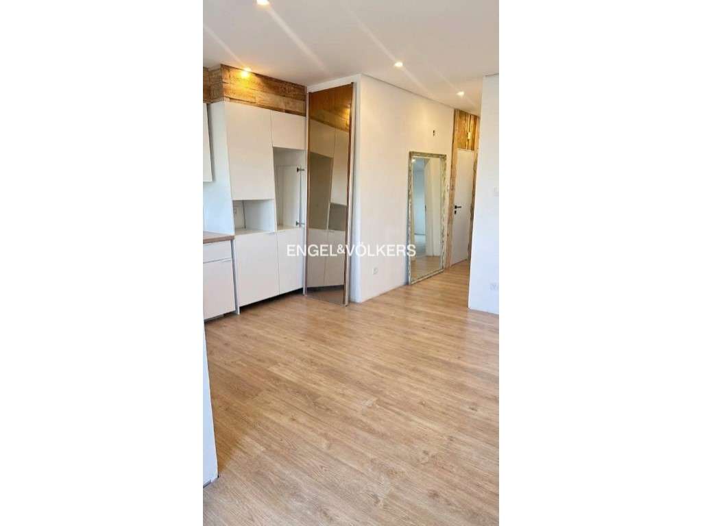 T2 Moderno e Elegante com Excelente Localização no Barreiro - Grande imagem: 5/20