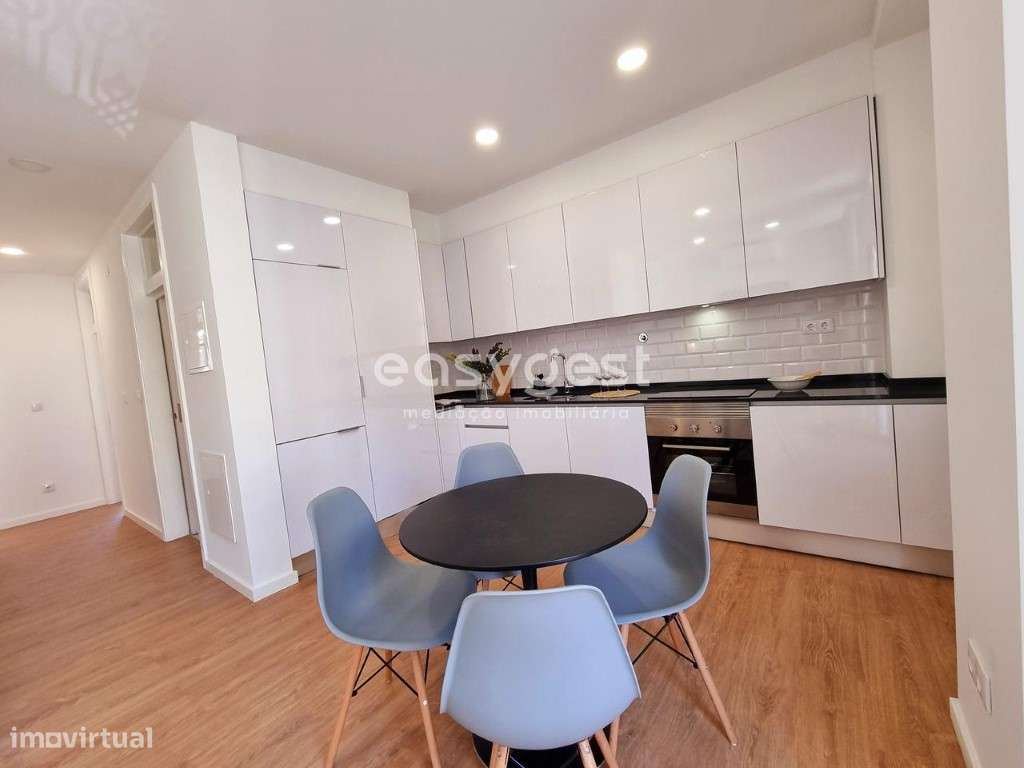 Apartamento T2 Renovado, com varanda e Vista Rio - São Vicente - Grande imagem: 3/18