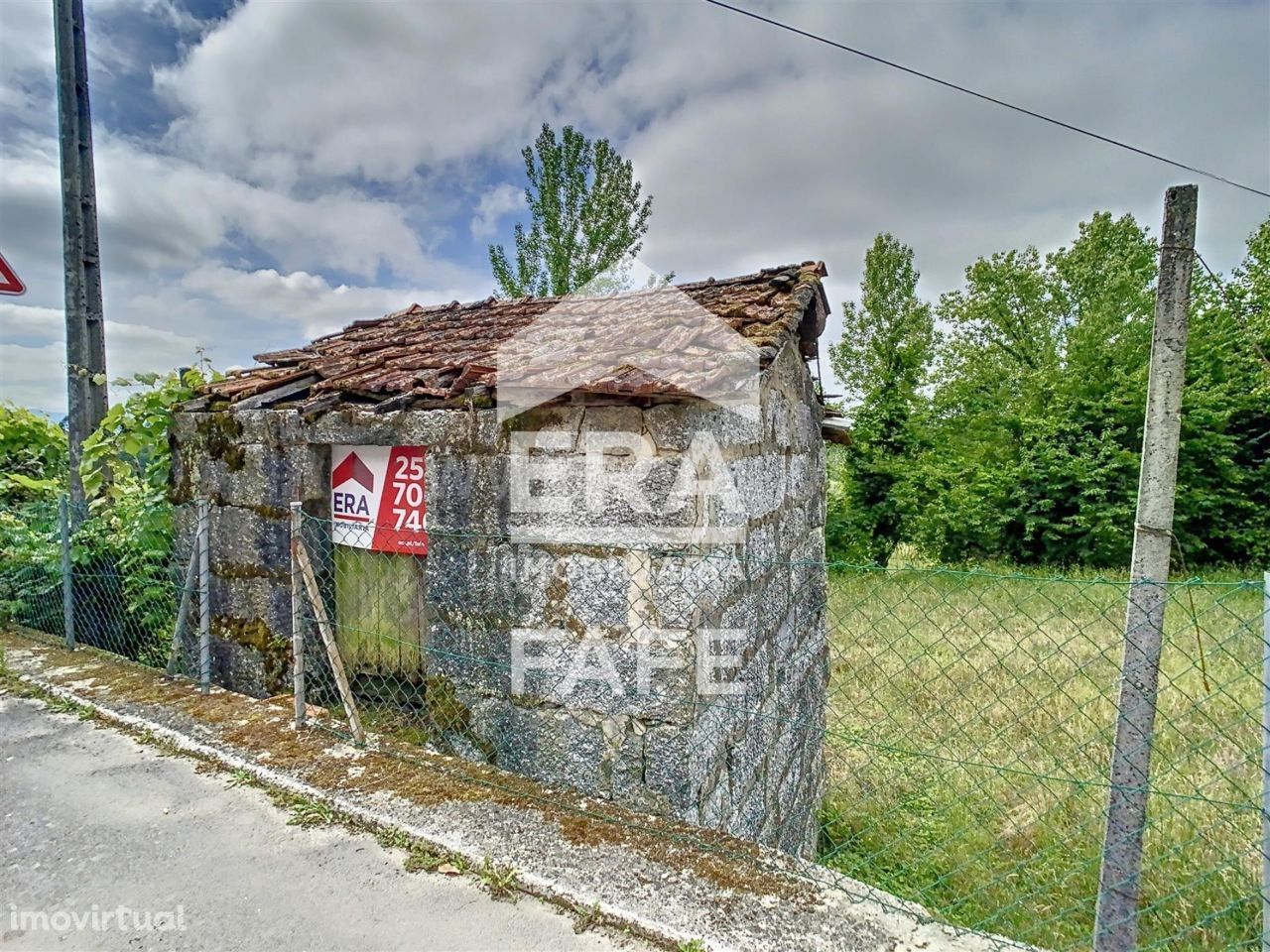 Terreno com ruína em Arões São Romão