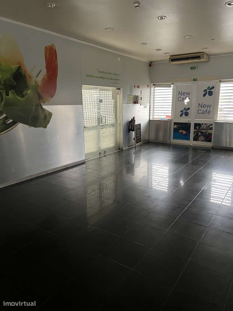 Espaçoso imóvel comercial com excelente localização - Grande imagem: 2/12