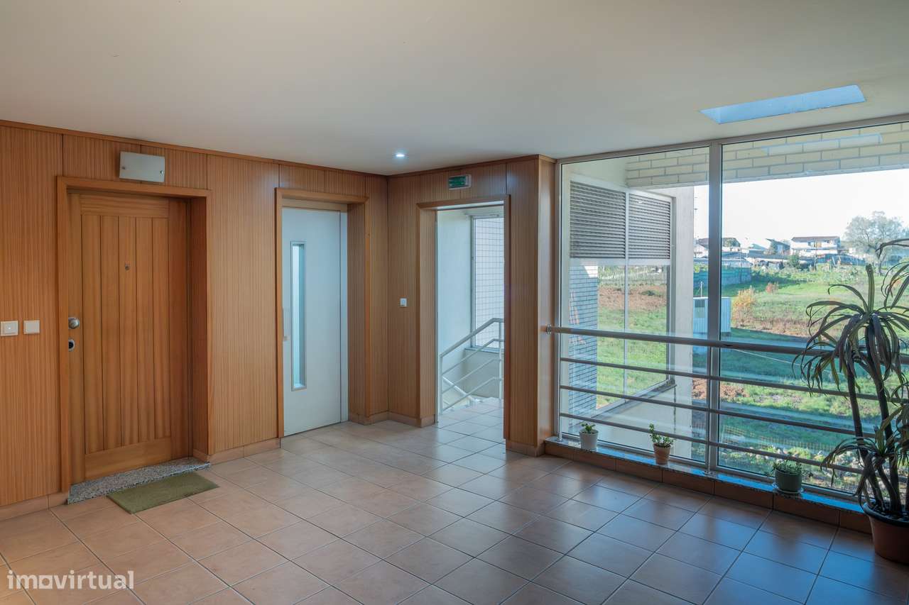 T3 com Suíte | Condomínio Fechado com Piscina | Barcelinhos-28