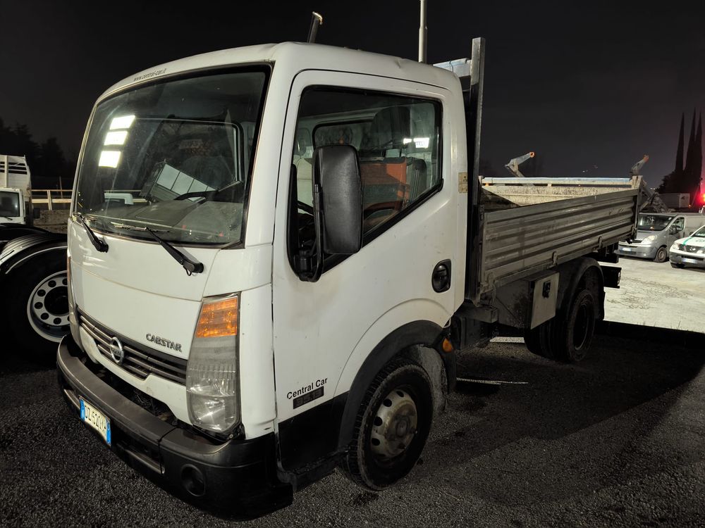 Nissan Cabstar 2011