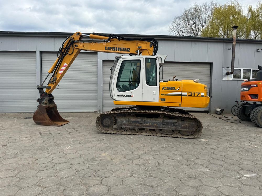 Liebherr 317 2004