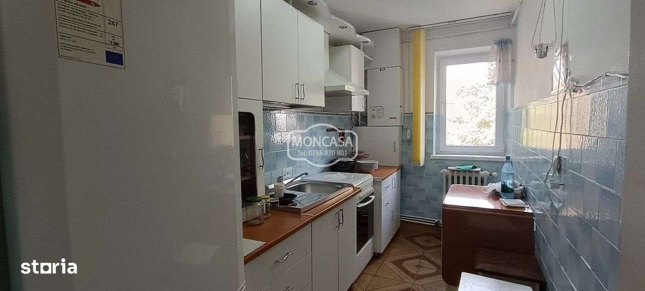 Apartament 3 camere zona Biserica SF. Dumitru, etaj 4 cu sarpanta - Imagine principală: 1/10