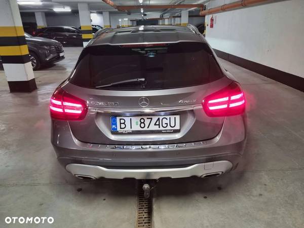 Mercedes-Benz GLA 250 4-Matic - 10