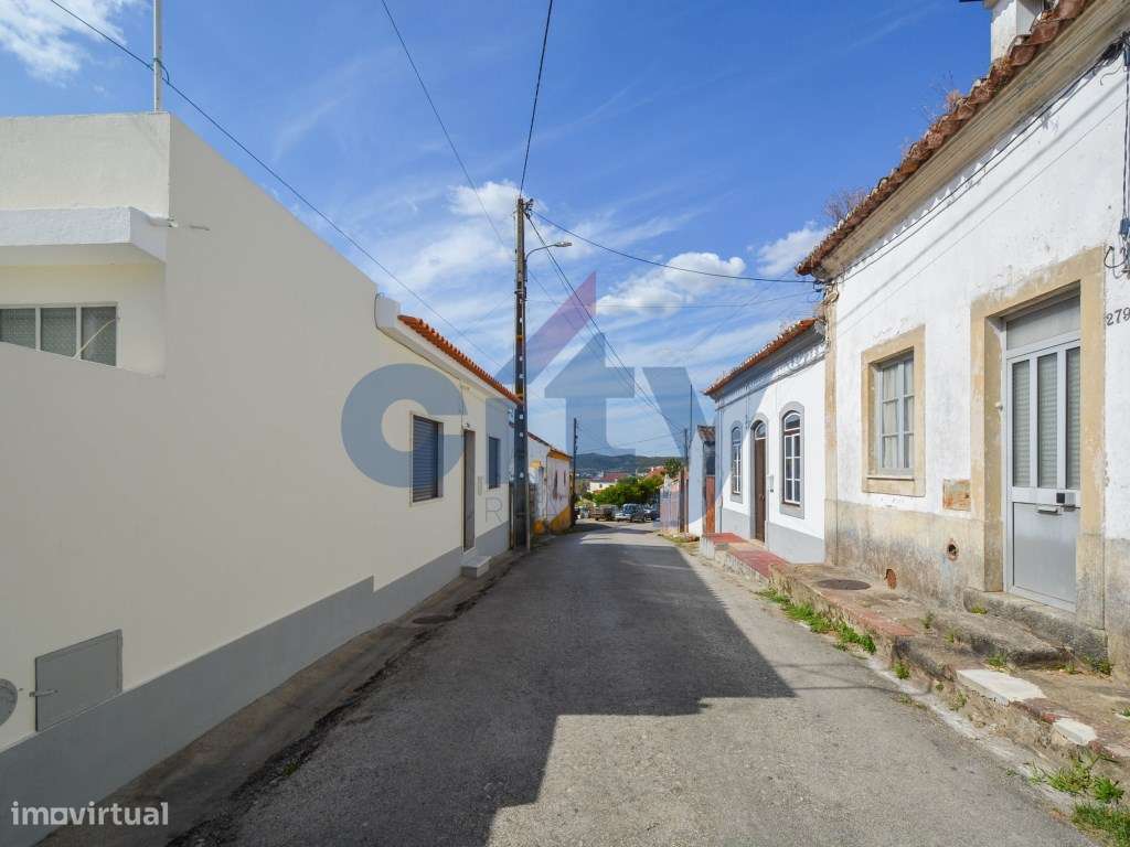 Moradia T2 c/ Terraço e Espaço Exterior | Tramagal, Abrantes-27