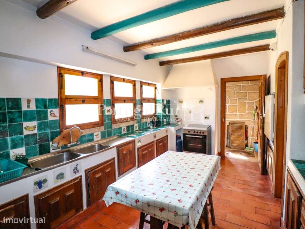 Quinta de 4 ha com 3 casas e cerejeiras no Fundão, ideal para turismo-41