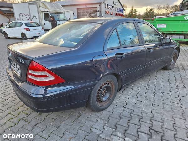 MERCEDES W203 C-KLASA SEDAN 4D LAMPA TYŁ PRAWA - 12