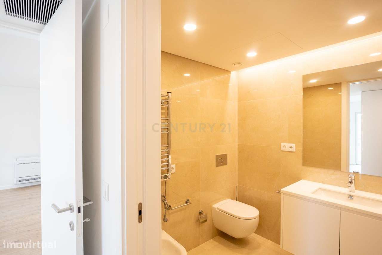 Apartamento T1 com estacionamento e piscina - Areeiro - Grande imagem: 5/15