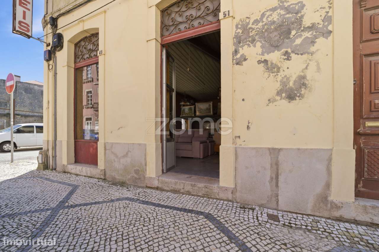 Imóvel para reconstruir na baixa da Figueira da Foz, junto à Marina! - Grande imagem: 5/30