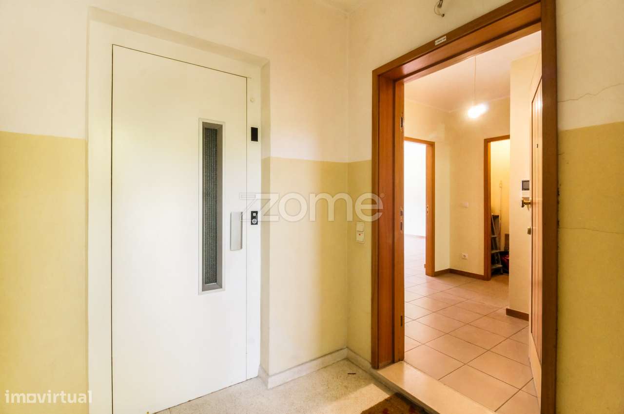 Apartamento T2 com varanda e lugar de garagem, Fânzeres - Arrendame... - Grande imagem: 4/31