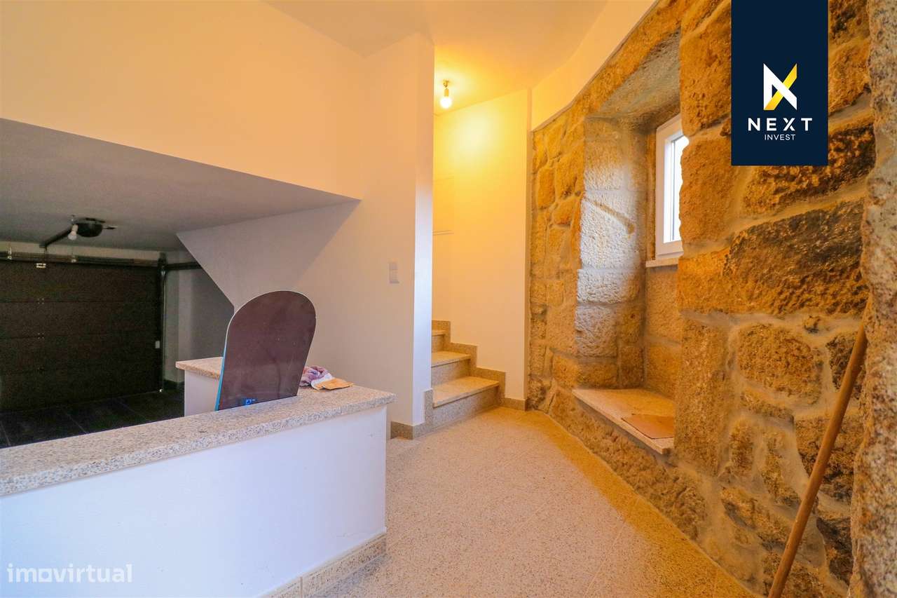 Moradia Remodelada T3 + 1 com garagem fechada-24