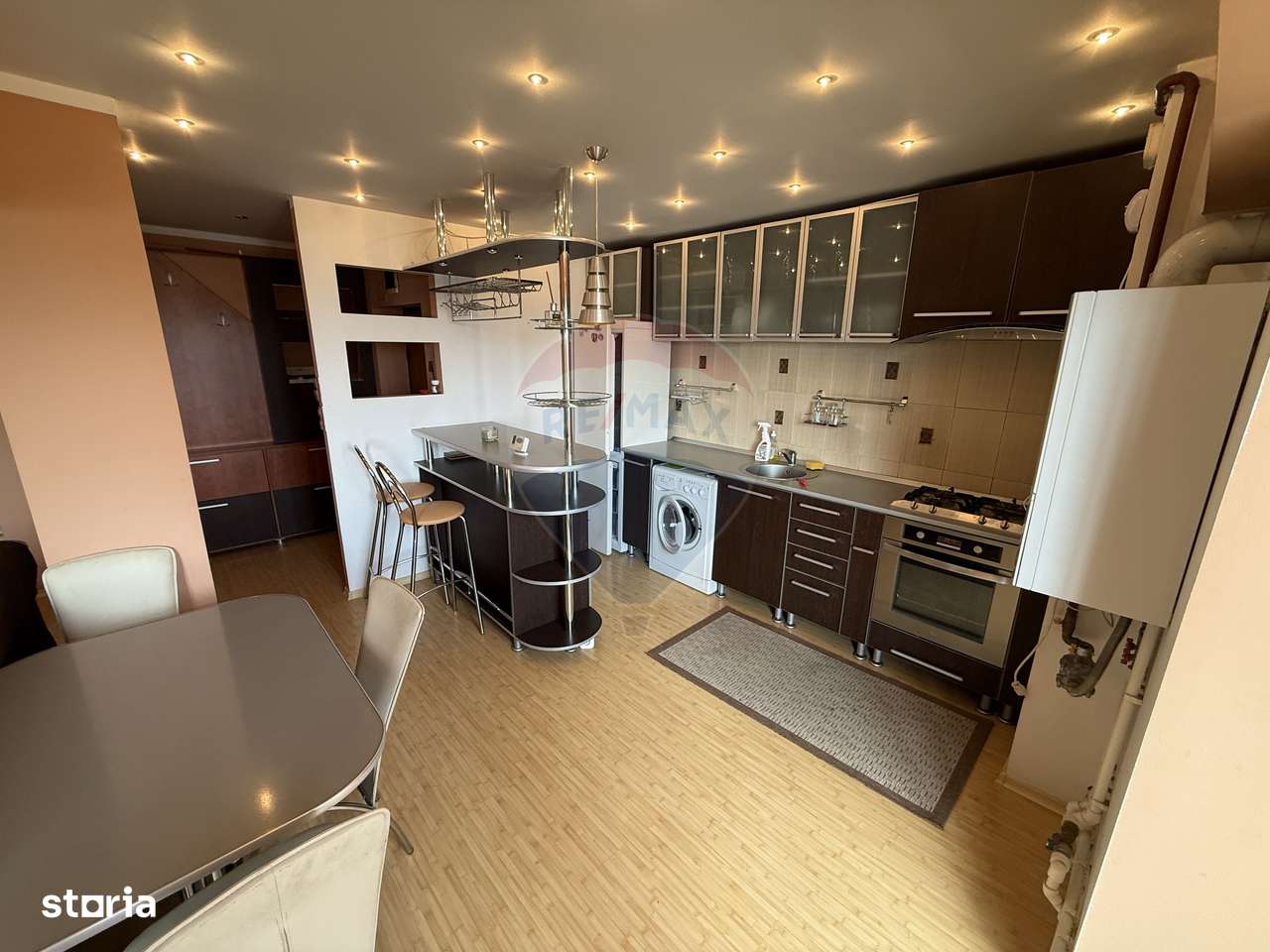 2 decomandate, Mc Donald's, centrala, aer conditionat - Imagine principală: 3/9