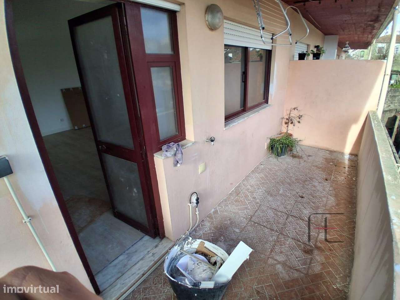 Apartamento T2 em Renovação em Rio Tinto-14