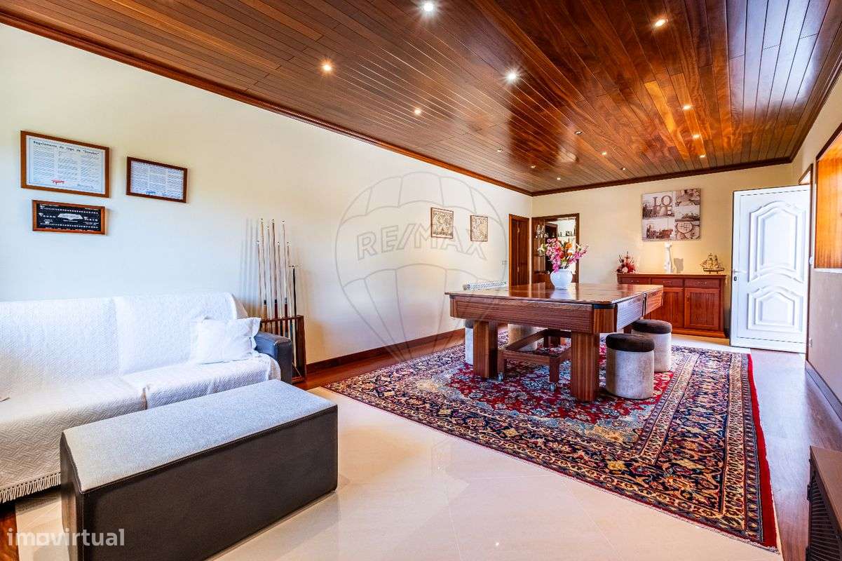 Moradia T4 para venda-12