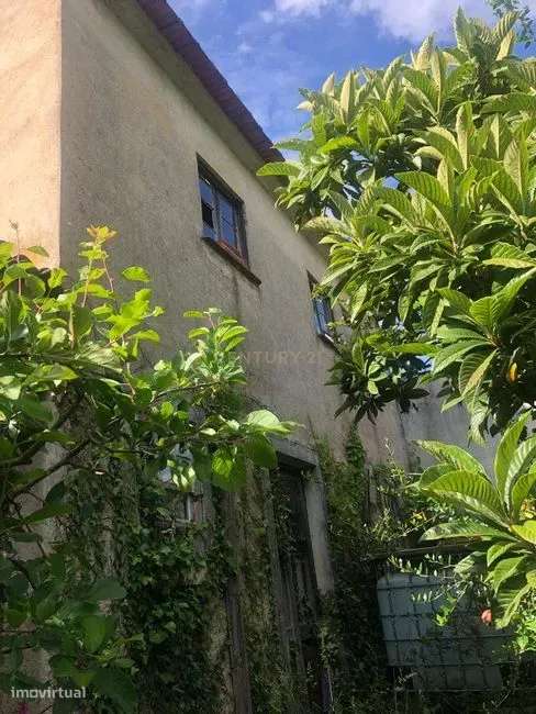 Moradia para reconstruir perto da Praia Fluvial de Fragas de São Simão - Grande imagem: 1/4