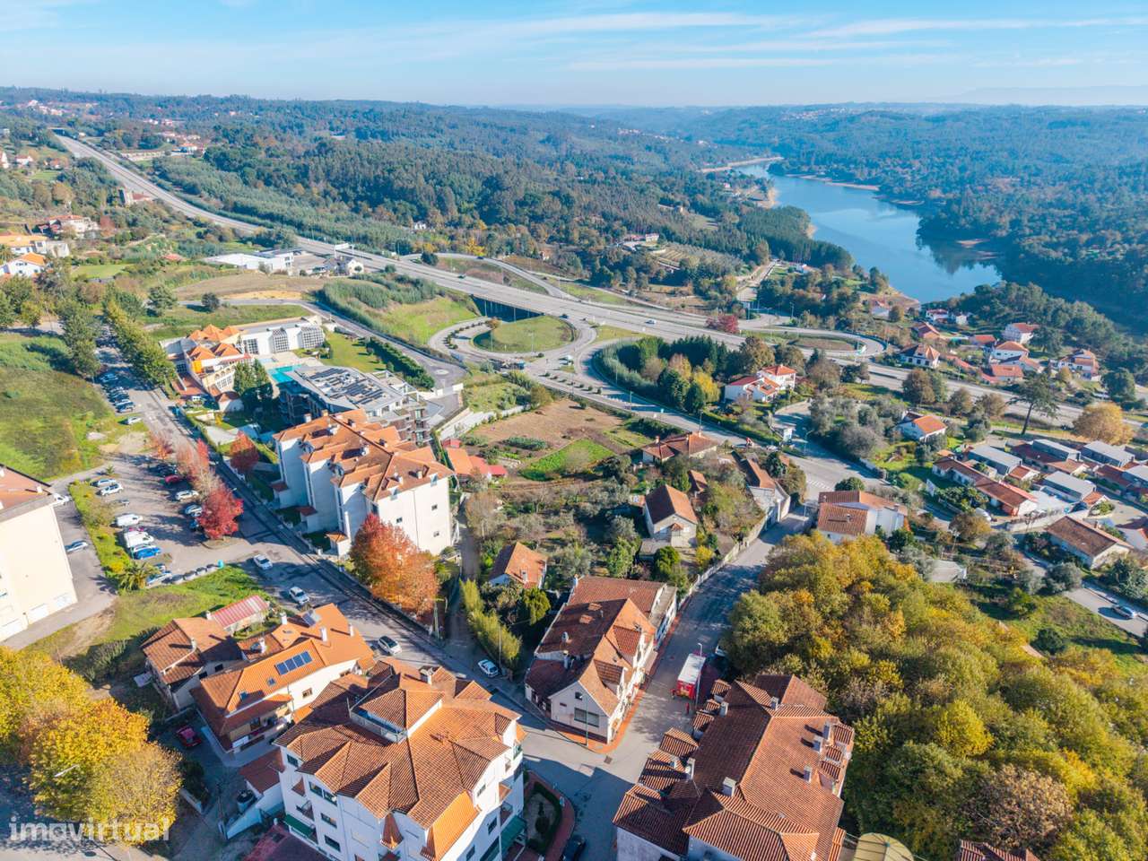 Prédio com Espaço de Restauração e 5 Apartamentos – Santa Comba Dão-8