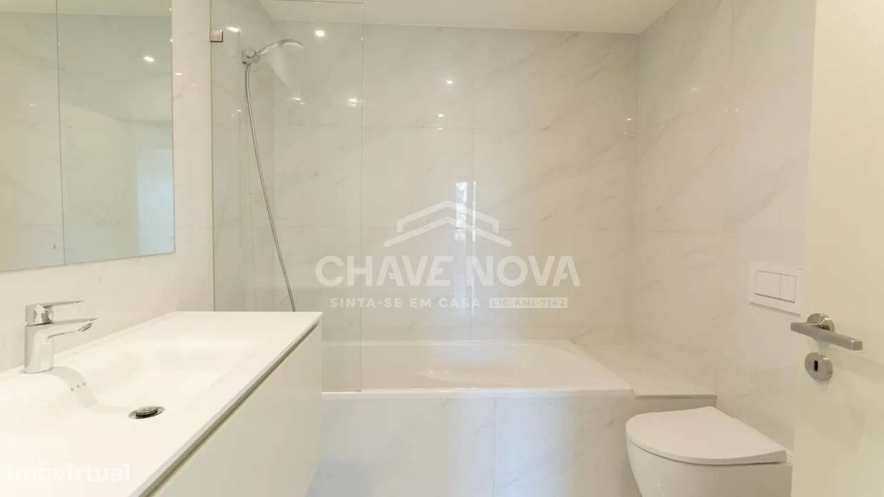 T2 c/ Garagem e Piscina em Oliveira do Douro-35