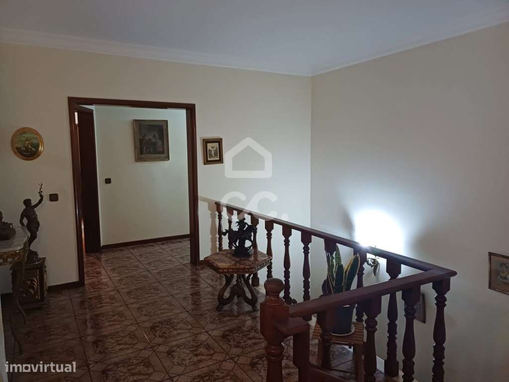 Moradia Bi-familiar T5+T2 em Palmeira, Santo Tirso-11