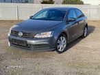 Volkswagen Jetta 2.0 TDI DSG BlueMotion Technologie - 2