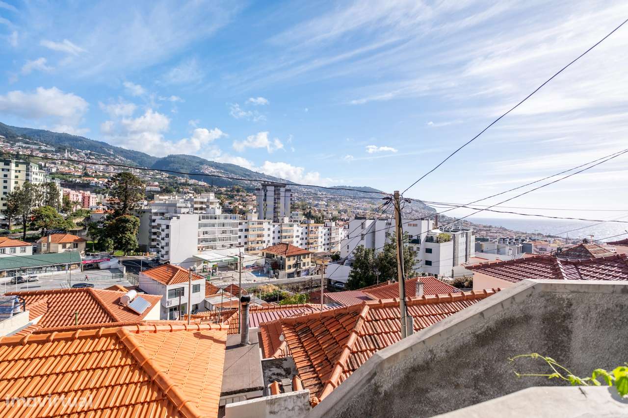 Moradia T2 no coração do Funchal-24