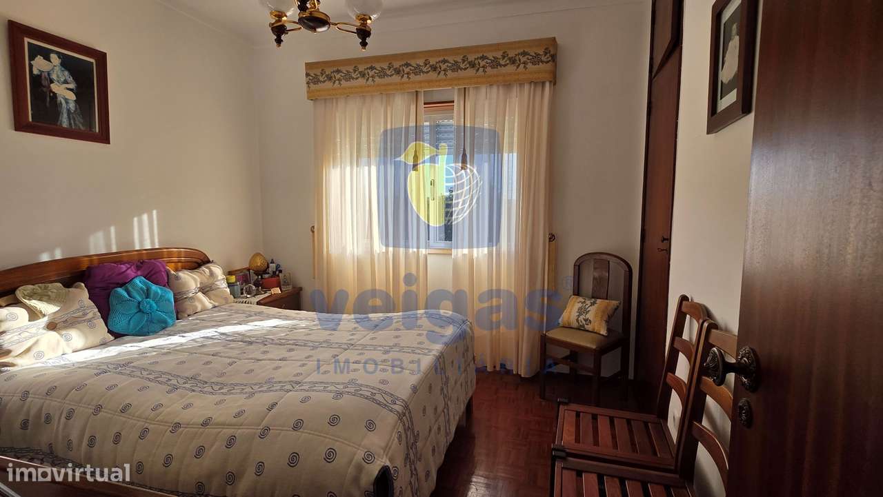 Apartamento T2 no Bairro Azul, no Centro de Caldas da Rainha, com 124-14