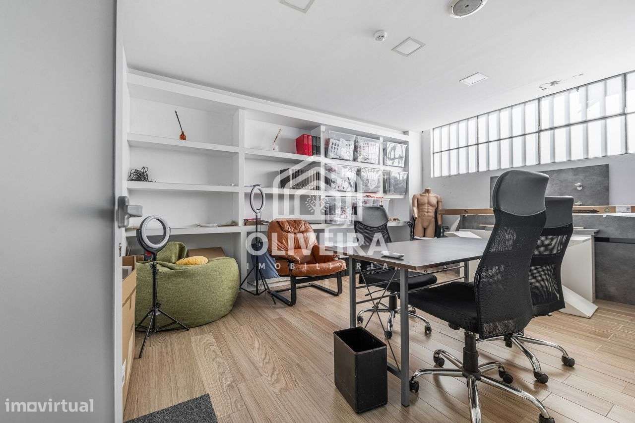 Pavilhão com escritórios - Maximinos, Braga-15