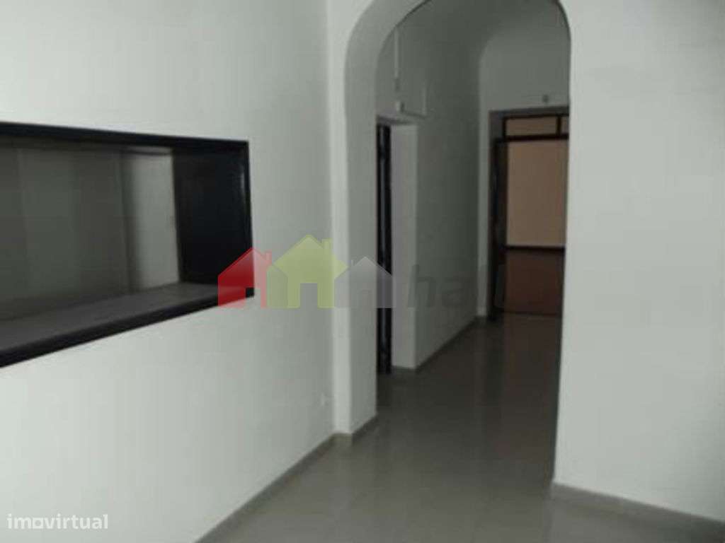 Ginásio, Comércio ou Serviços - Grande imagem: 4/12