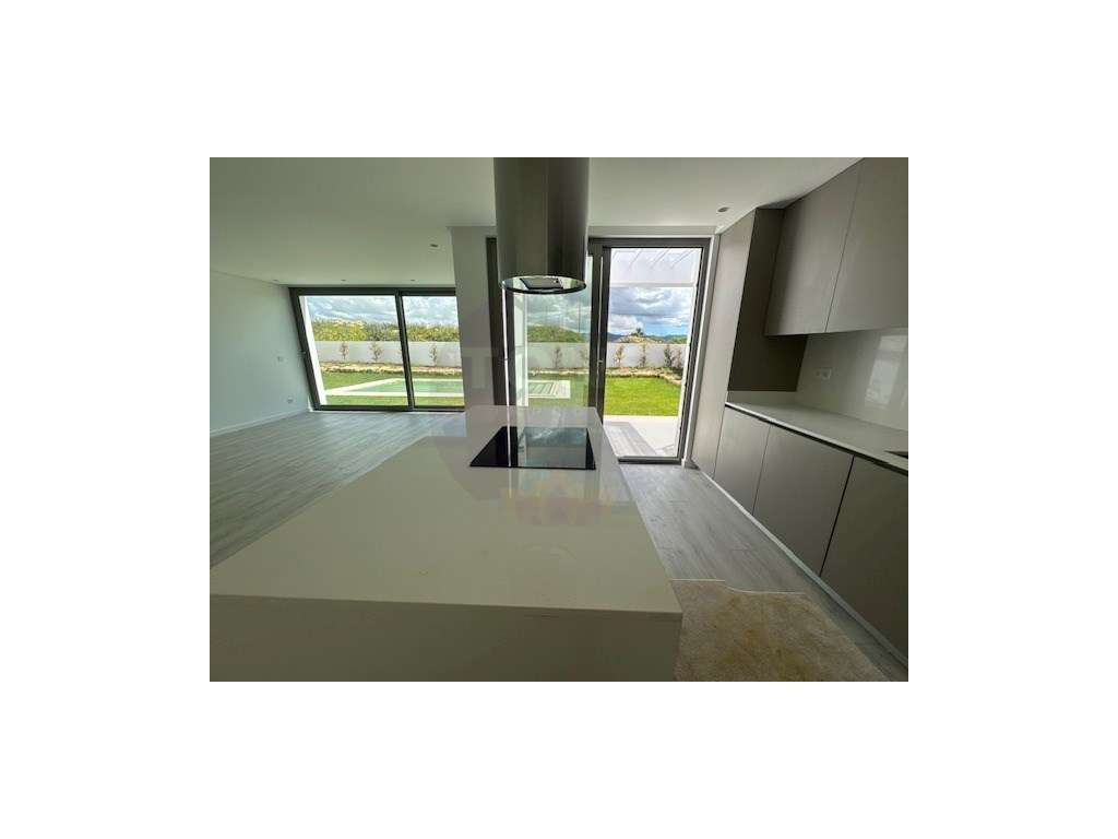 **Moradia de Luxo com Vista Deslumbrante para o Palácio da Pena**-15