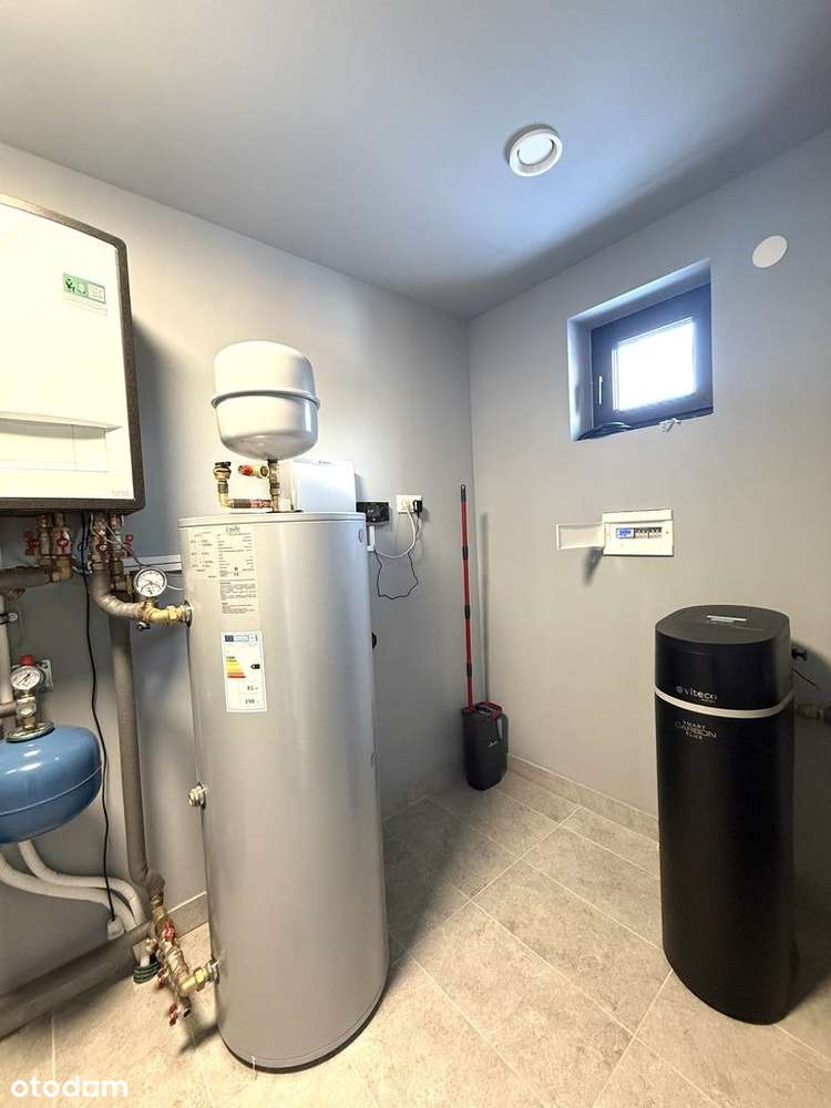 Piękny dom wolnostojący w Krasnem-18