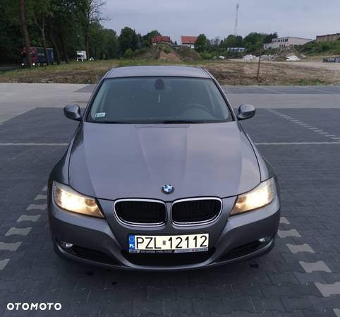 BMW Seria 3 318d - 31