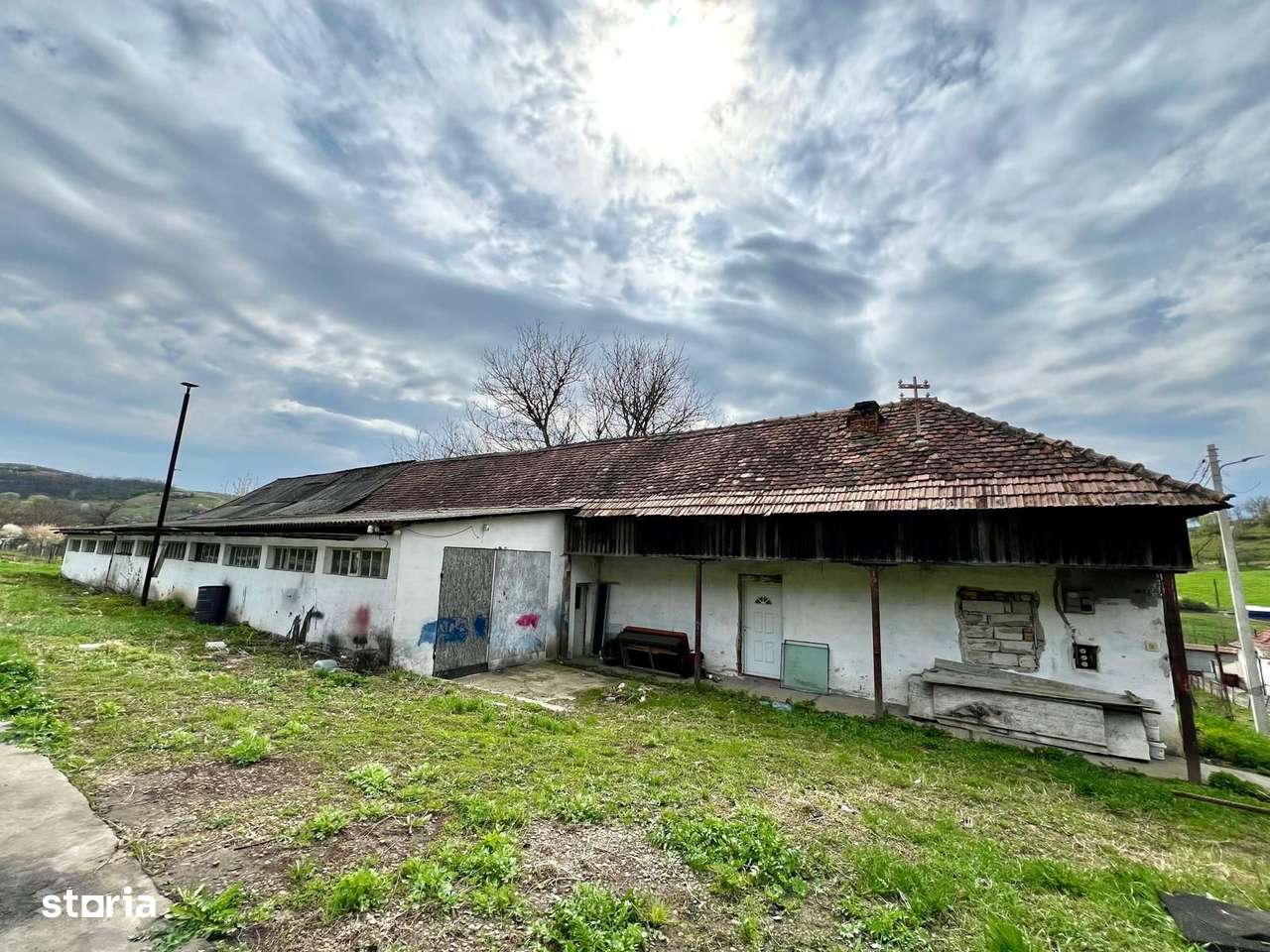 Teren intravilan - 2700 mp - Zona cu potential - Imagine principală: 3/5