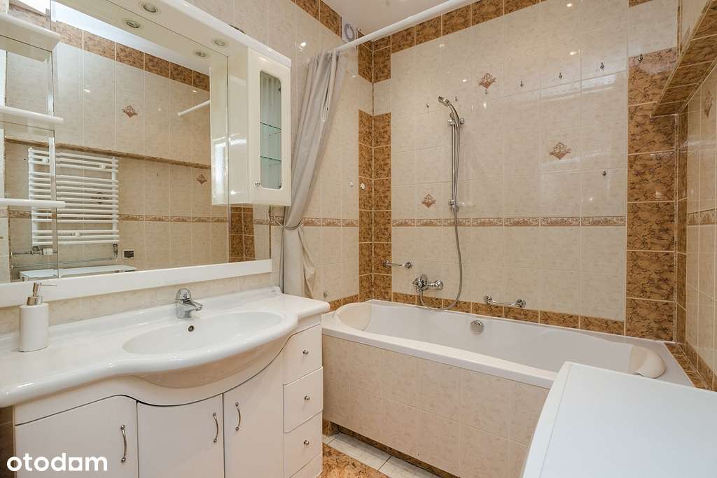 Metro Młynów 100 m • 3 m wysokości •-8